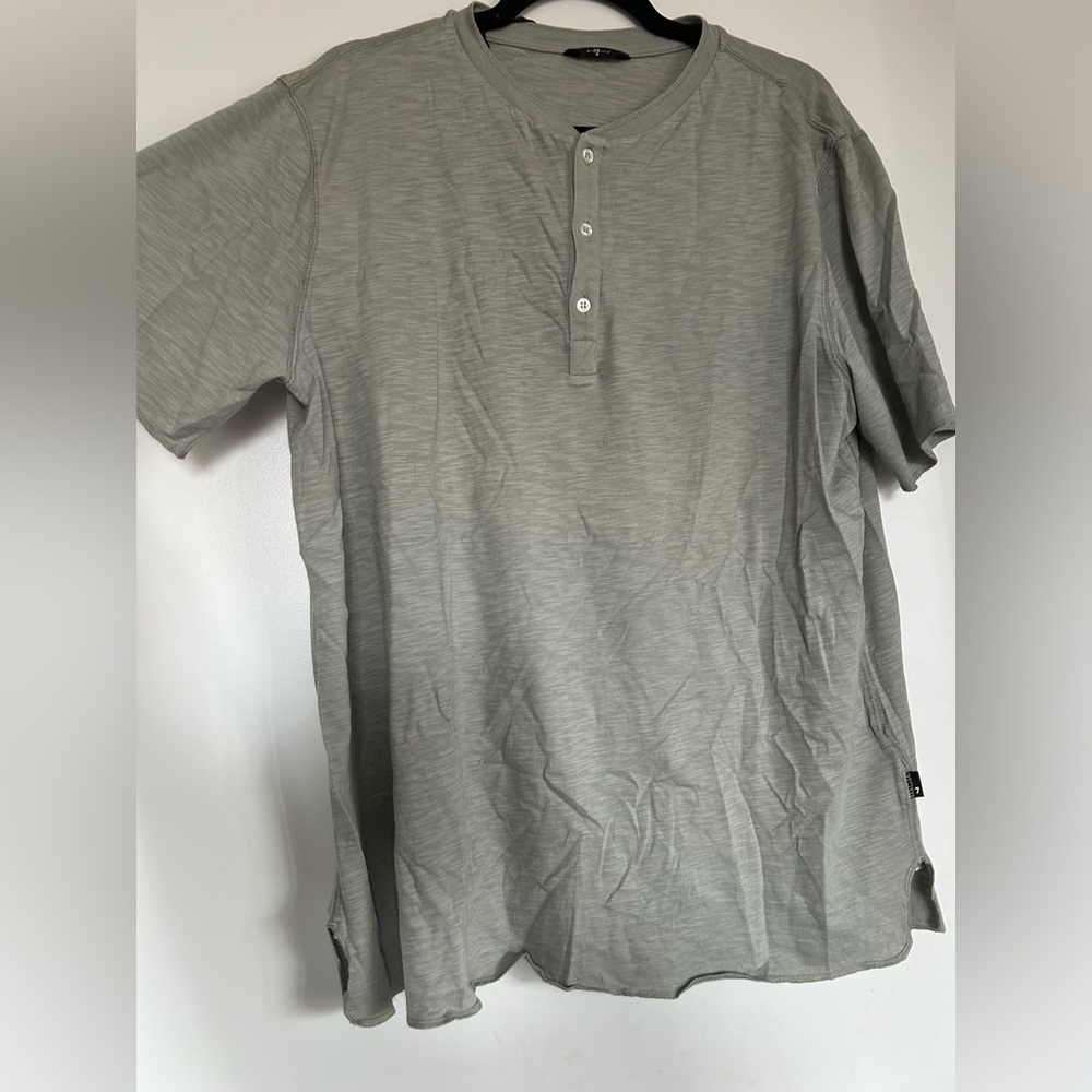 Men's Gray Short Sleeve Henley Tee (brand new)